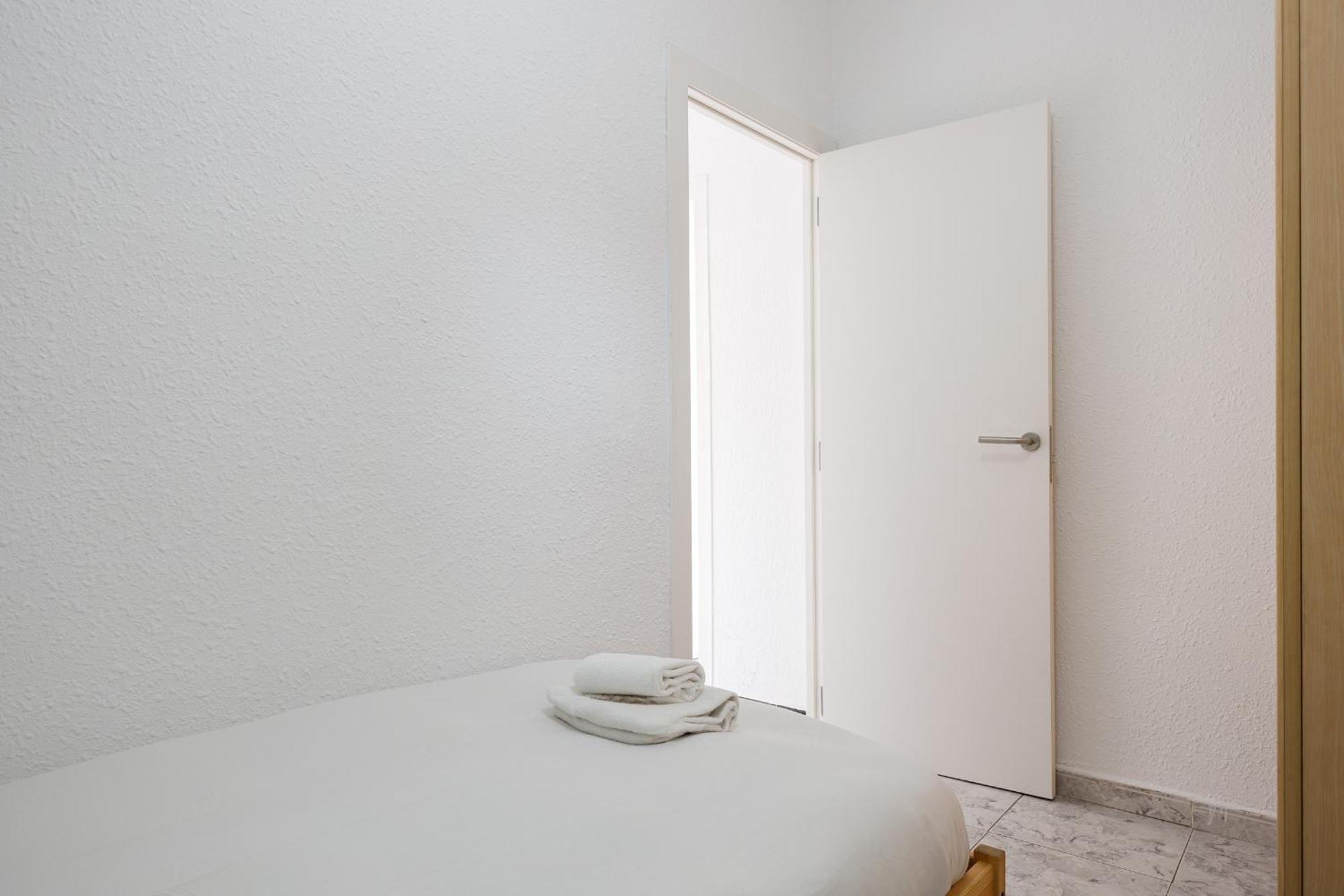 Besos - Bright Apartment Close To Congress & Port San Adrián de Besós Zewnętrze zdjęcie