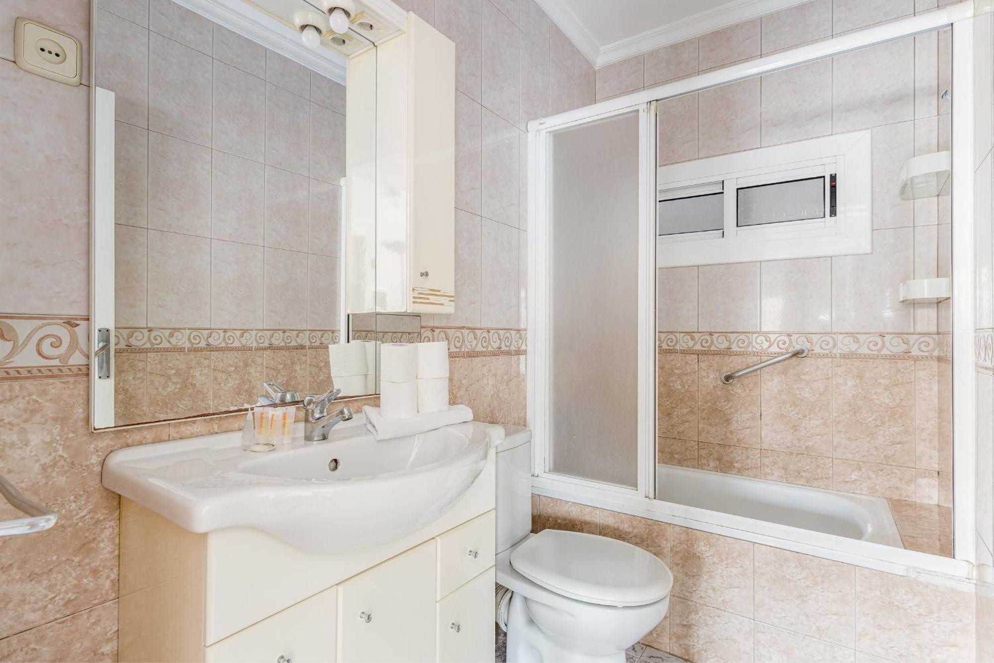 Besos - Bright Apartment Close To Congress & Port San Adrián de Besós Zewnętrze zdjęcie